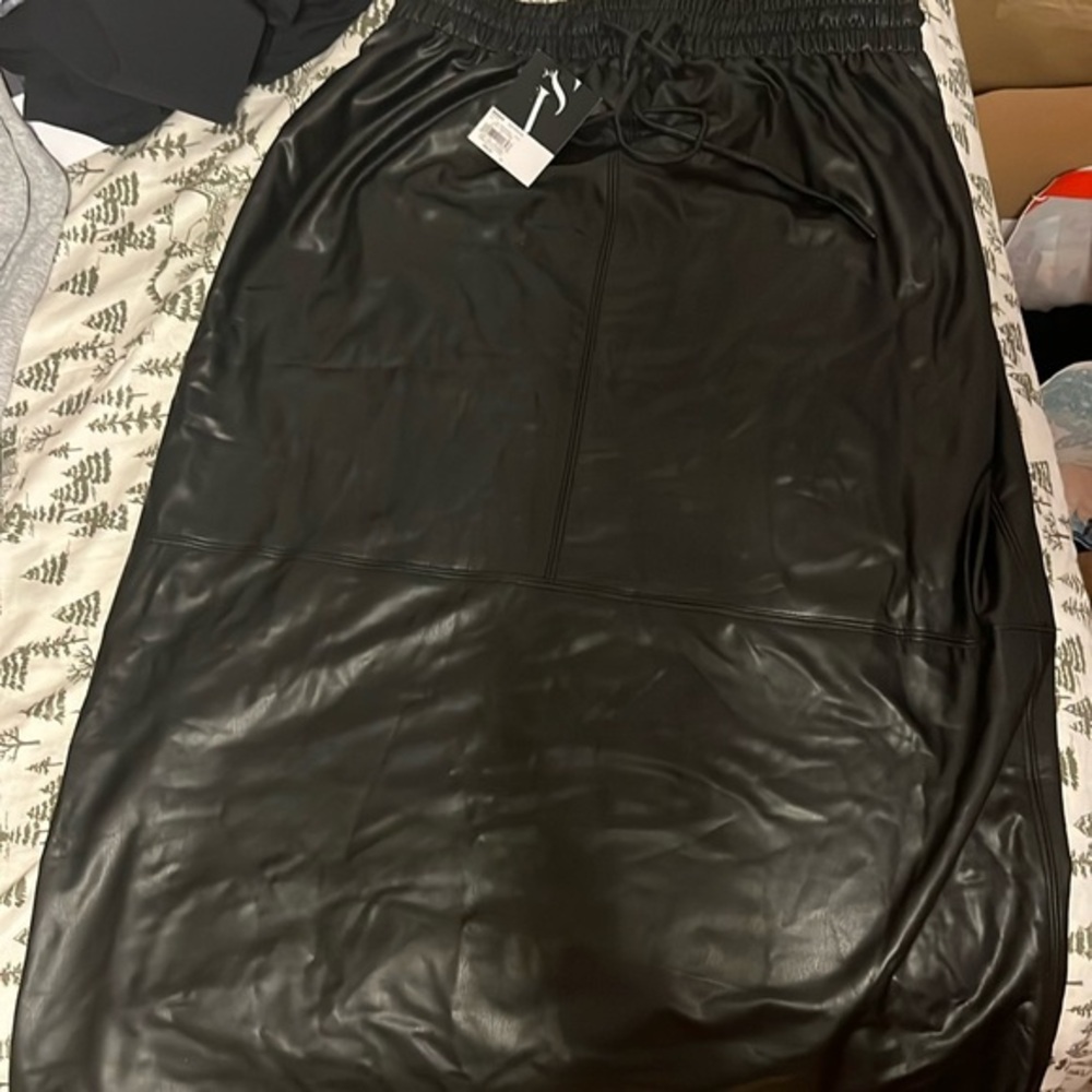 Black Faux Leather Midi Cinch Waist Simply Vera Wang Skirt